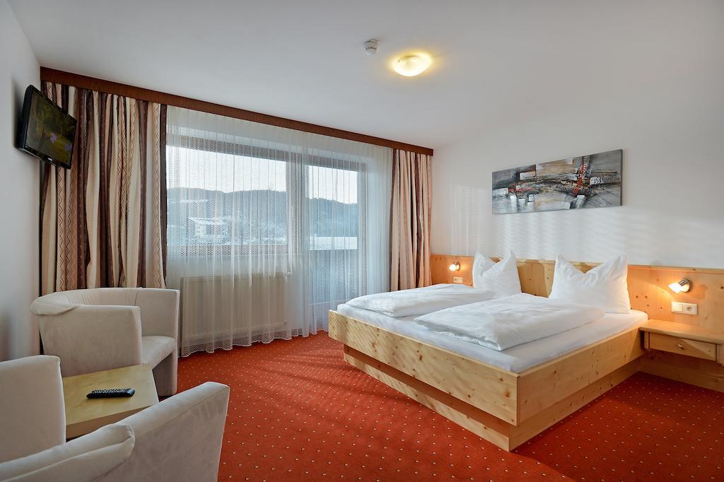 Hotel Edelweiss إتيير الغرفة الصورة